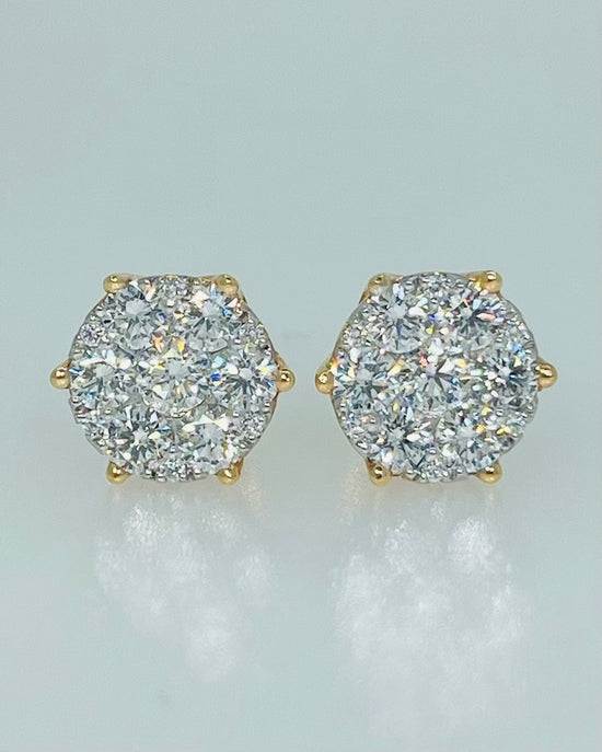 Round Diamond Stud Earrings