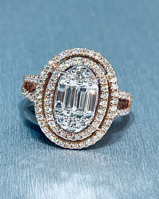 Oval Diamond Ring 18K