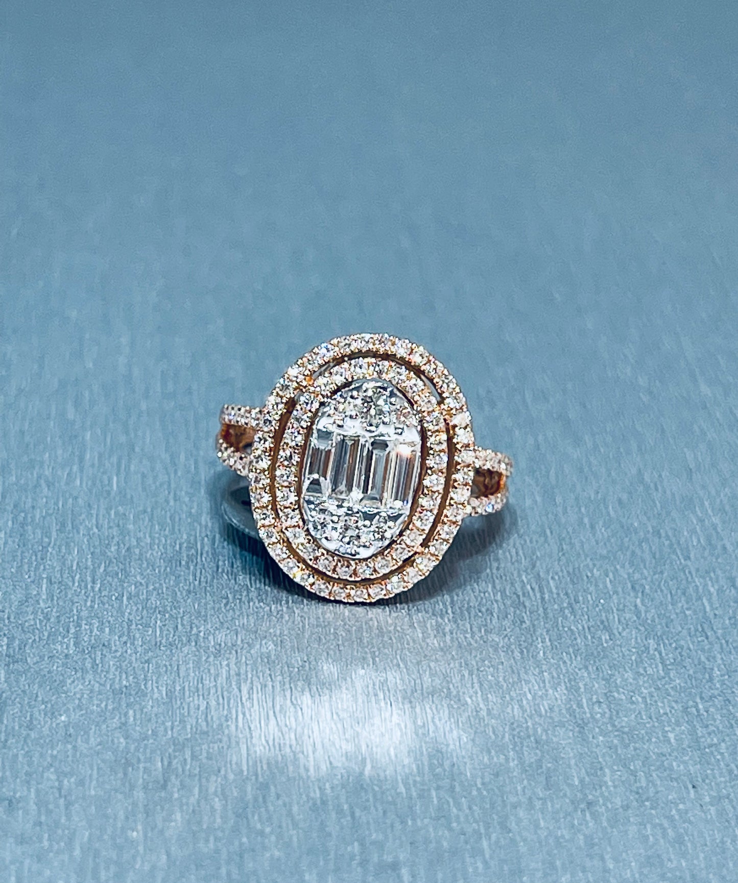 Oval Diamond Ring 18K